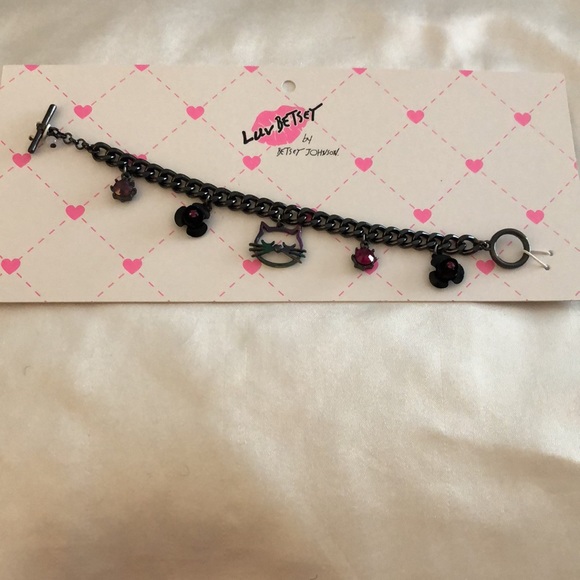 Betsey Johnson Gun Metal Tone Curb Link Cat & Flower Charm Bracelet NWT - Picture 7 of 16